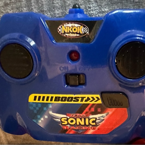NKOK Team Sonic Racing 2.4Ghz Remote Controlled Car with Turbo Boost. - Picture 3 of 7